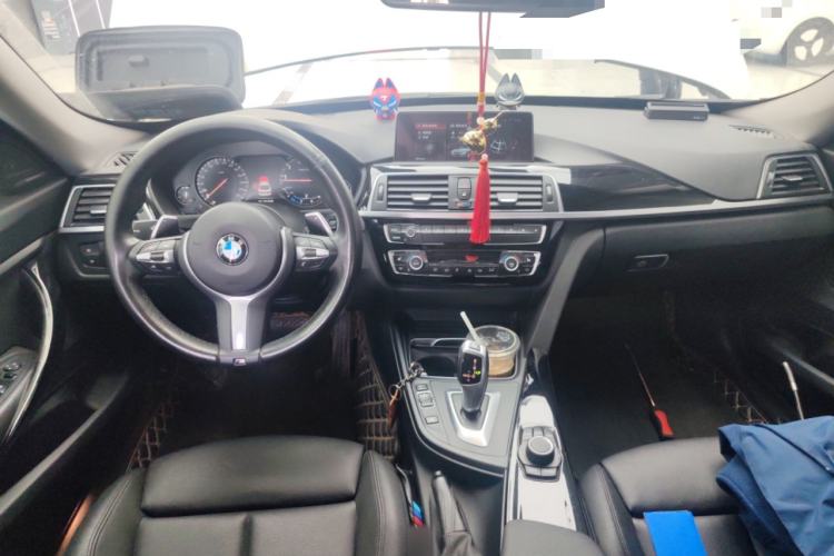 Used BMW 3 Series GT 2018 320i Sport Edition Interior 2