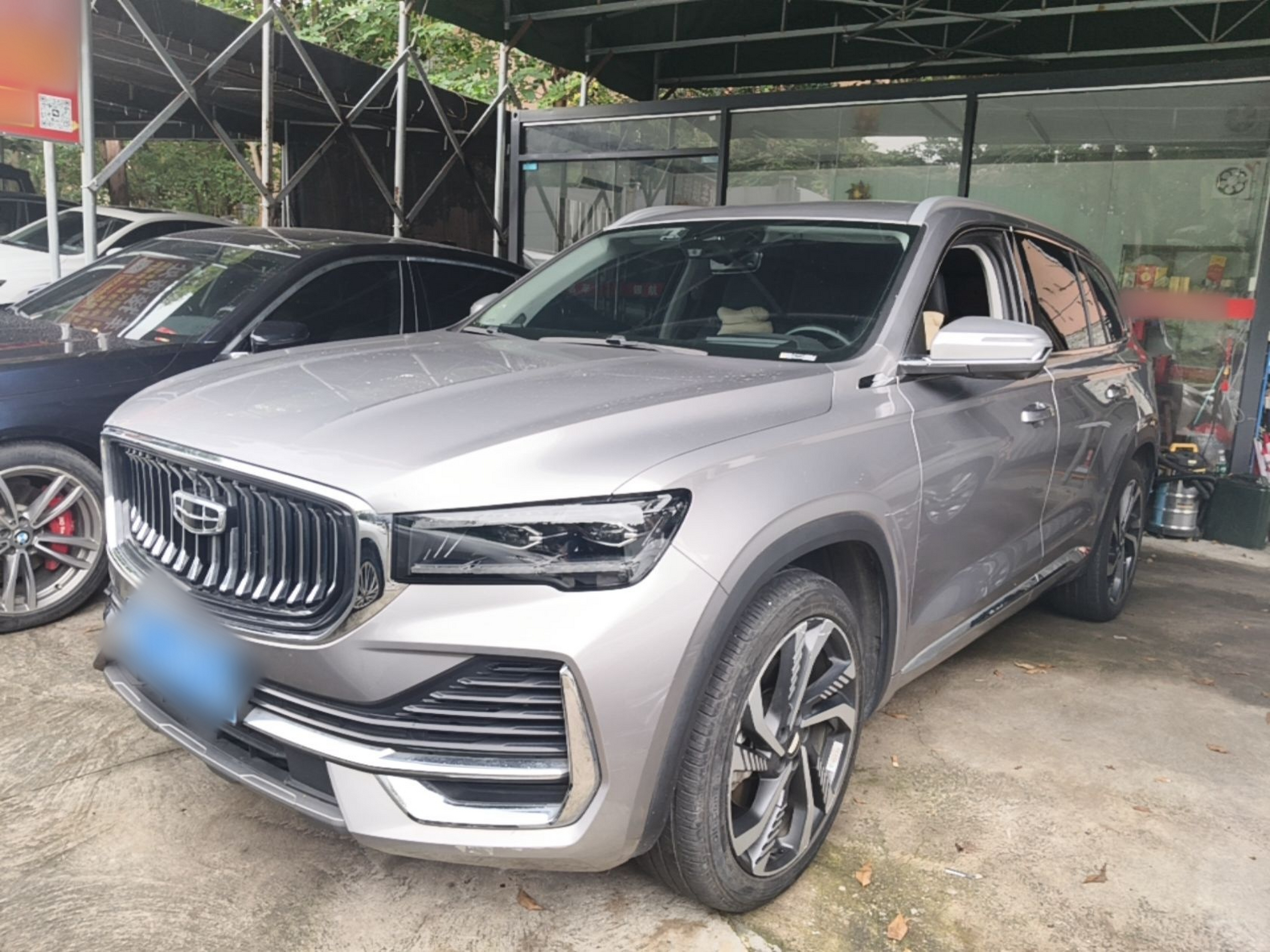 Под передней частью автомобиля