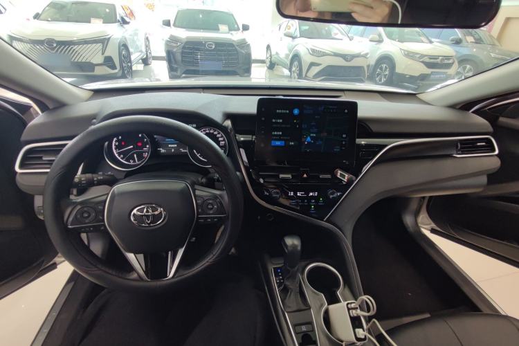 Used Toyota Camry 2021 2.0G Luxury Edition
