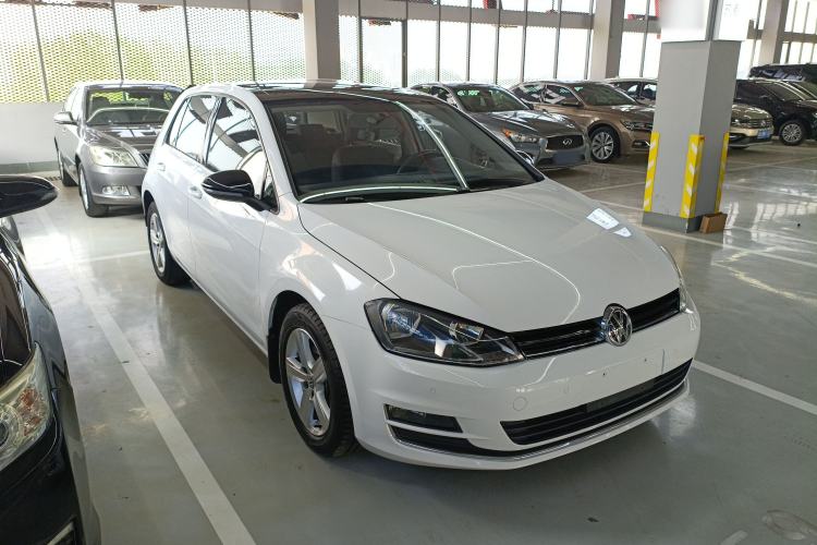 Used Volkswagen Golf 2017 1.6L Automatic Comfort Million-Vehicle Anniversary Edition Exterior 1