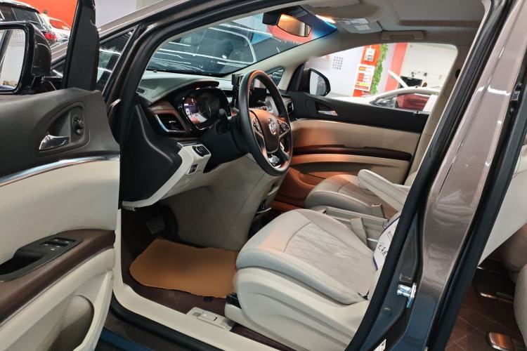 Used Buick GL8 2023 Land Executive Class Smart Enjoyment Model