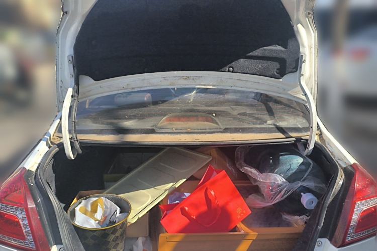 Used Geely Auto Diamond 2016 1.5L Manual Entry-Level Model China IV Standard Trunk