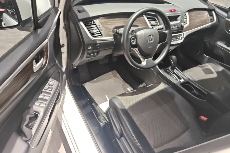 Used Honda Jade 2017 1.8L automatic Comfort version 5 seats
