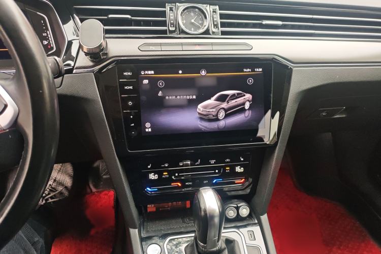 Used Volkswagen Magotan 2021 330TSI DSG 30th Anniversary Edition Audio And AC Panel