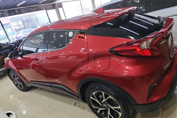 Used Toyota C-HR 2018 2.0L Leading with Sunroof China VI Standard
