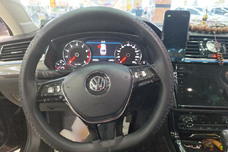 Used Volkswagen Phideon 2018 Revised Version 380TSI Two-Wheel Drive Business Edition Steering Wheel