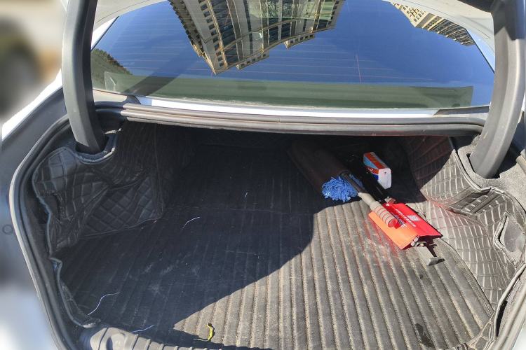 Used Jaguar XFL 2020 XFL 2.0T P200 Two-Wheel-Drive Windflower Edition Trunk