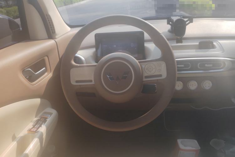 Used Wuling Hongguang MINIEV 2025 Four-Door Version Advanced Edition Steering Wheel