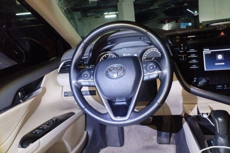 Used Toyota Camry 2018 2.0G Luxury Edition
