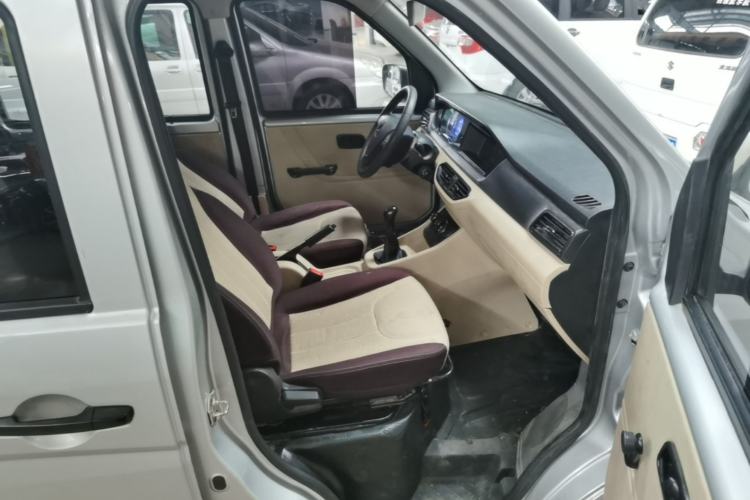 Used CHANGAN KUAYUE Xing V3 2023 1.3L Gasoline Standard Model 7-Seater Passenger Vehicle