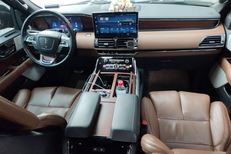 Used Lincoln Navigator 2022 3.5T Prestige Edition Center Console