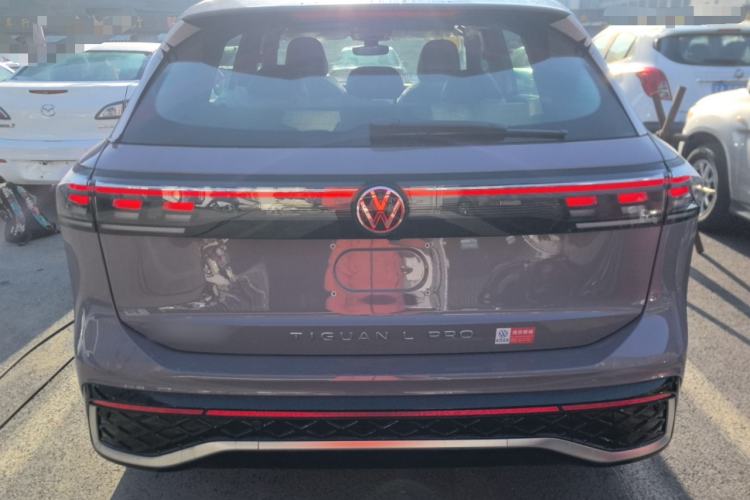 Used Volkswagen Tiguan L 2024 PRO 330TSI Two-Wheel Drive R-Line Smart Edition
