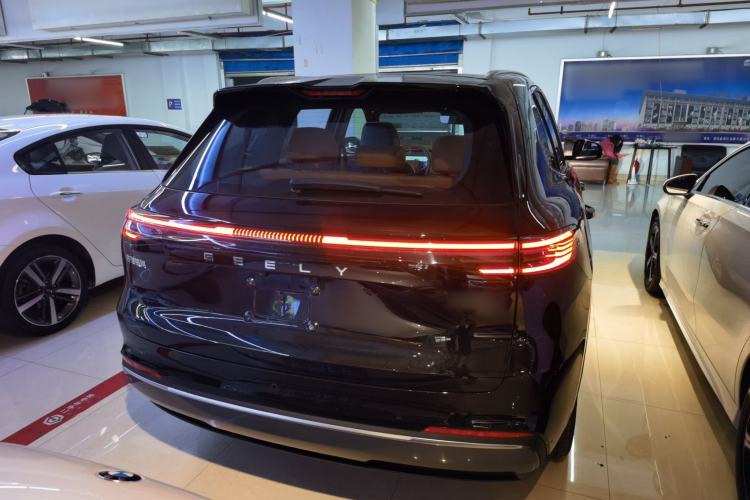 Used Geely Galaxy Galaxy Xingjian 7 EM-i 2025 120km Exploration+ Version
