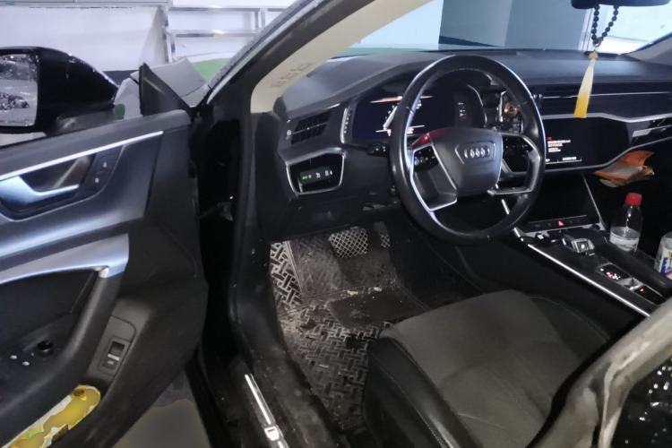 Used Audi A7L 2024 45TFSI S-line Dream-Building Edition Flow Crystal Package
