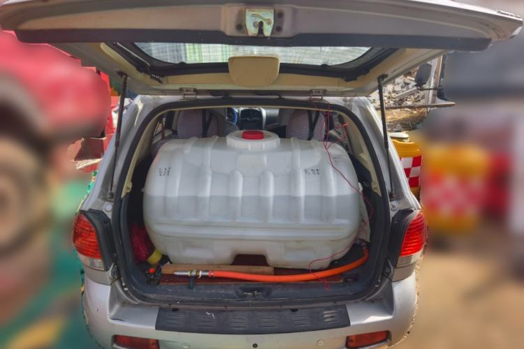 Used Huatai Santa Fe Classic 2012 2.0L Gasoline Manual Two-Wheel Drive with Sunroof Trunk