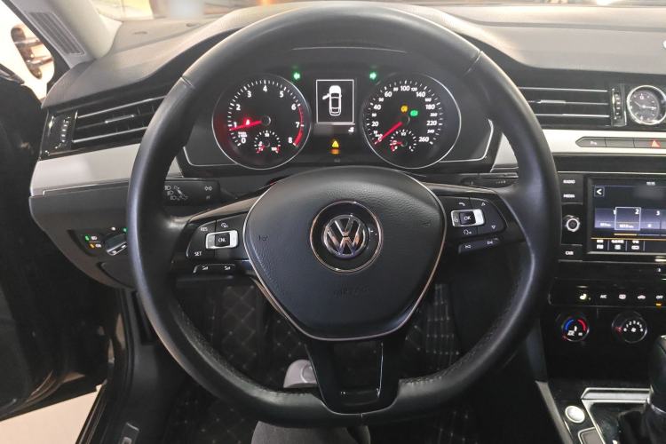 Used Volkswagen Magotan 2018 330TSI DSG Advanced Model
