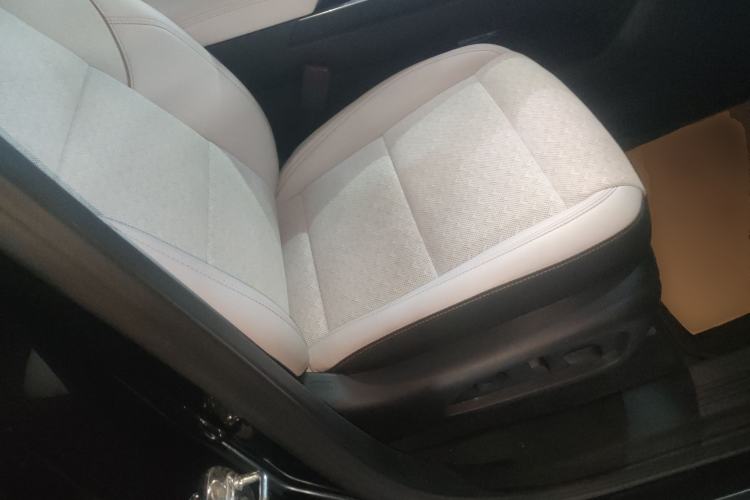 Used Chevrolet Equinox Plus 2024 102km RS Ultimate Edition
