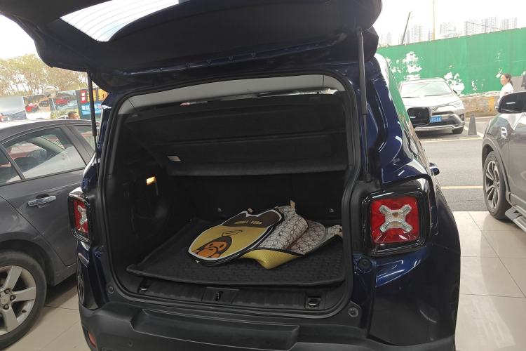 Used Jeep Renegade 2018 Connected Large Screen Version 180T Automatic High-Energy Edition