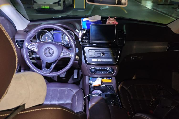 Used Mercedes-Benz GLE-Class 2015 GLE 400 4MATIC Center Console