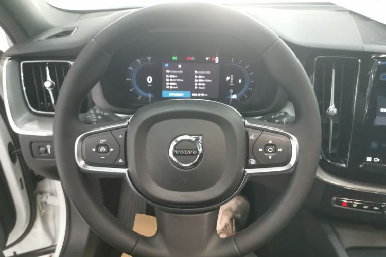 Used Volvo XC60 2022 B5 4x4 Zhiyi Luxury Edition