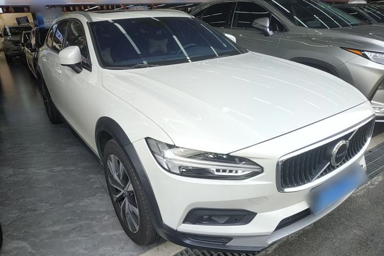 Used Volvo V90 2021 Cross Country B5 AWD Smart Range Edition