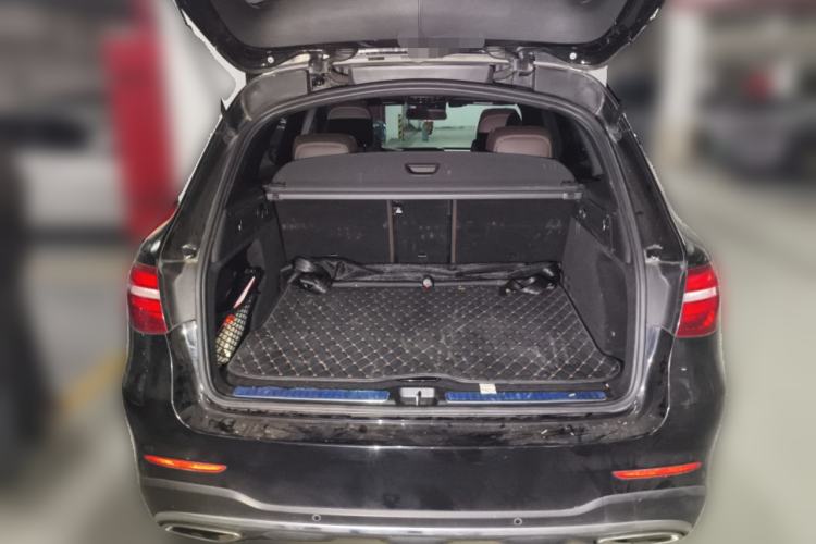 Used Mercedes-Benz GLC 2017 GLC 260 4MATIC Dynamic Edition Trunk