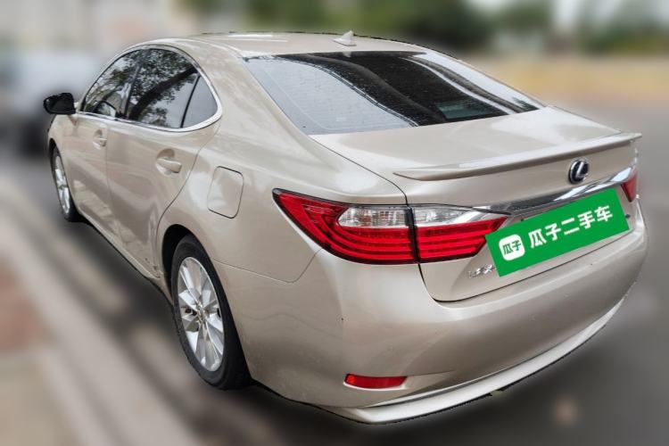 Used Lexus ES 2013 300h Luxury Edition