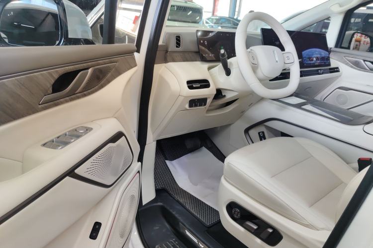 Used Wey Gaoshan 2025 Four-Wheel Drive Alpine 8
