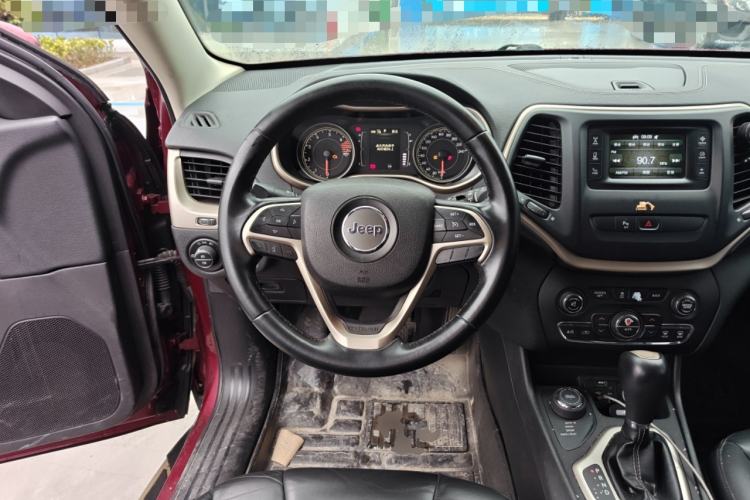 Used Jeep Cherokee 2016 2.4L Professional Edition
