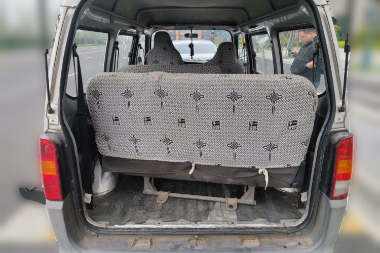 Used Wuling Zhiguang 2015 1.2L Practical LS-I Model Trunk