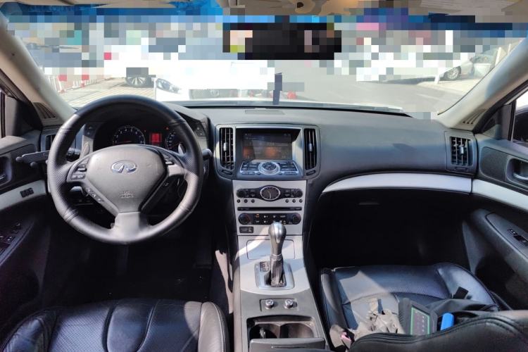 Used Infiniti G Series 2009 G37 Center Console