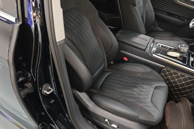 Used Hongqi HS5 2023 2.0T Four-Wheel Drive Flagship Pro Edition
