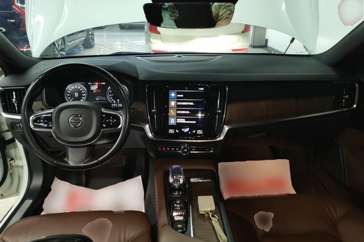 Used Volvo V90 2021 Cross Country B5 AWD Smart Range Edition
