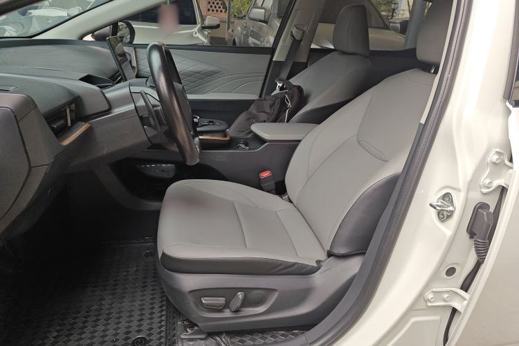 Used Toyota bZ3 2024 517 km Elite PRO Left Front Seat