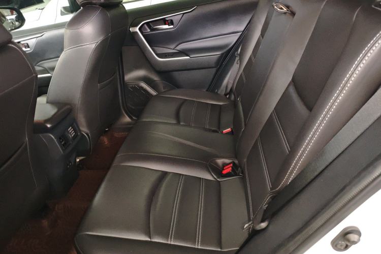 Used Toyota RAV4 2022 2.0L CVT 4x4 Fashion Edition
