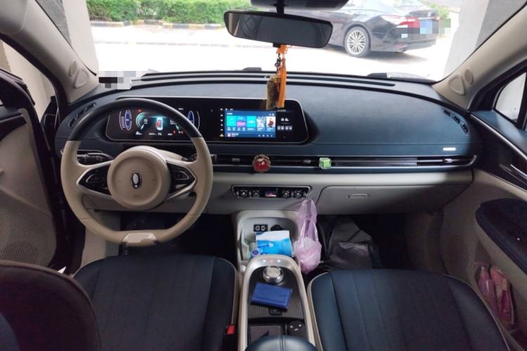 Used ORA Good Cat 2021 400km Standard Range Venus Edition Lithium Iron Phosphate Center Console