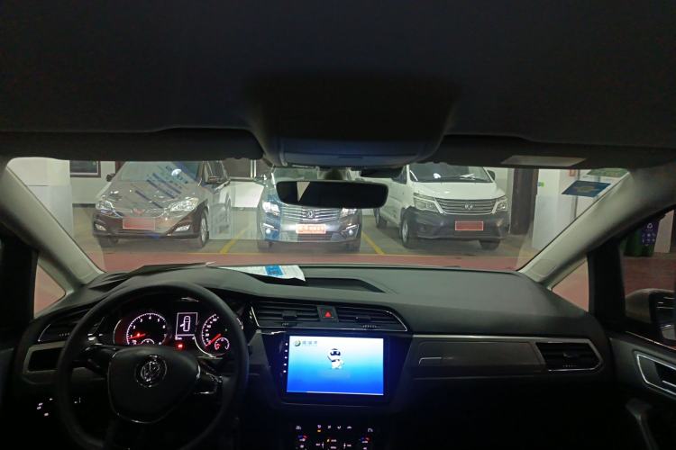 Used Volkswagen Touran 2016 Volkswagen Touran L 280TSI DSG Comfort Edition
