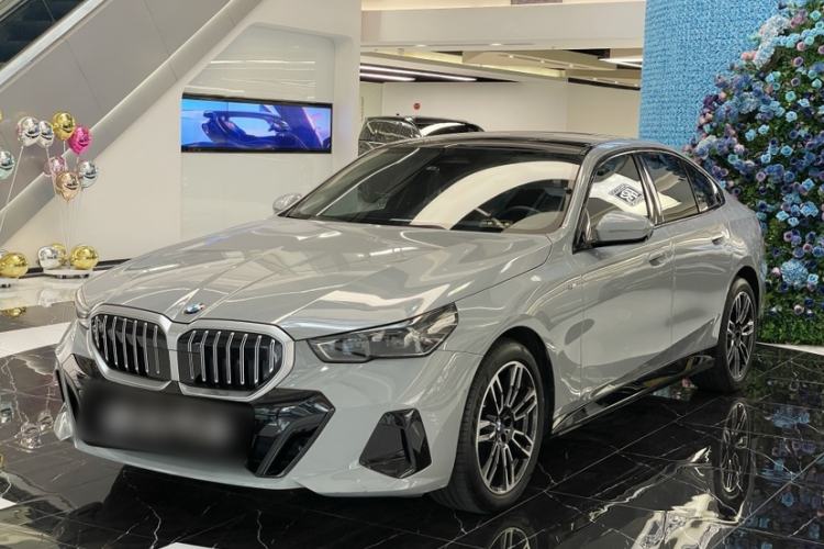 Used BMW 5 Series 2024 525i M Sport Package Exterior 2