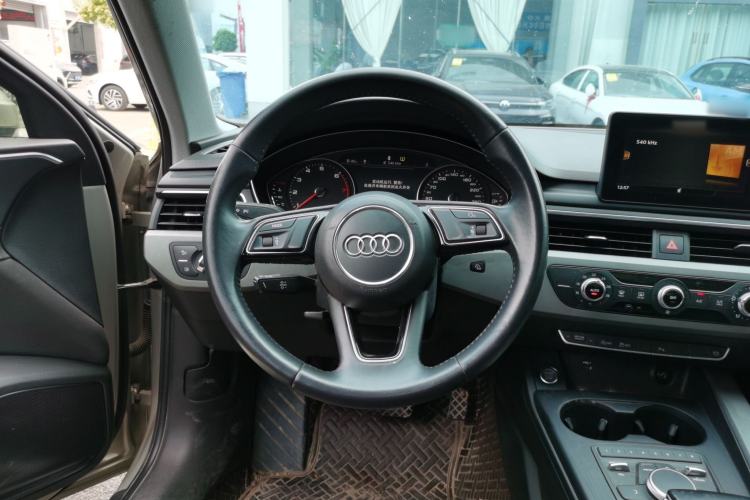 Used Audi A4L 2019 40 TFSI Ambition China VI
