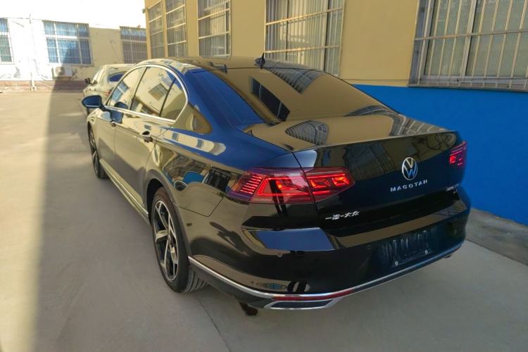 Used Volkswagen Magotan 2026 30 Million Vehicles Selected Model 380TSI DSG Luxury Edition Exterior 2