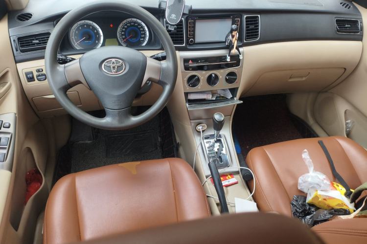 Used Toyota Corolla EX 2013 1.6L Automatic Luxury Edition Center Console