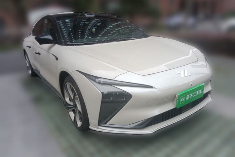 Used IM L7 2022 Pro Model Front Right 45 Deg