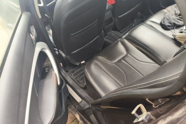 Used Geely Auto Emgrand 2015 Sedan 1.5L CVT Upward Version Left Rear Seat