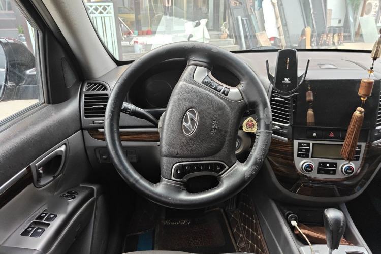 Used Hyundai Santa Fe Classic 2012 2.4 Luxury Edition 7-Seater Four-Wheel Drive
