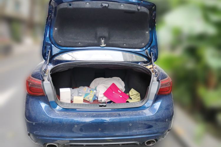 Used Infiniti Q50L 2018 2.0T Enjoyment Edition China V standard Trunk