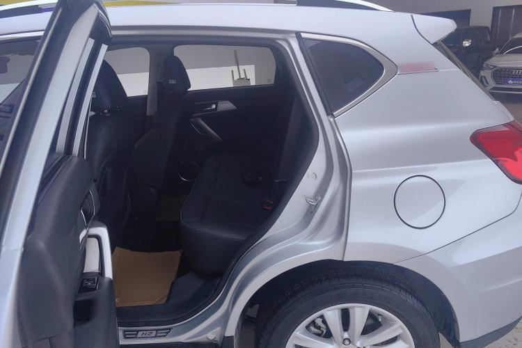 Used Haval H2 2016 Red Label 1.5T Manual Two-Wheel Drive Elite Model