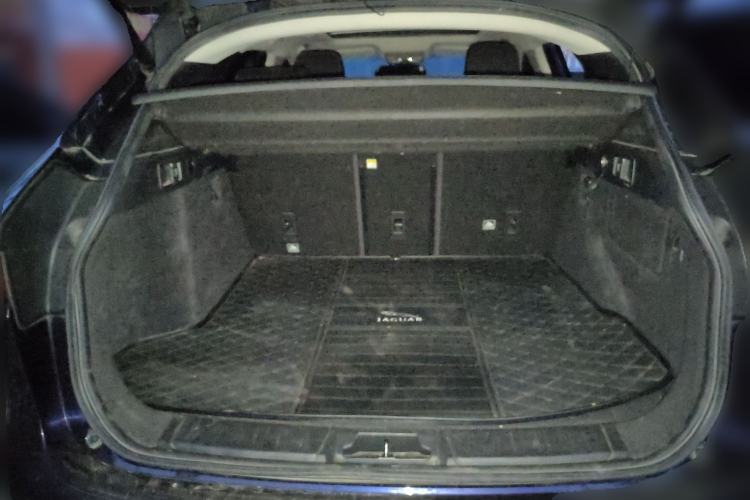 Used Jaguar F-PACE 2018 2.0T Four-Wheel Drive Urban Luxury Edition Trunk