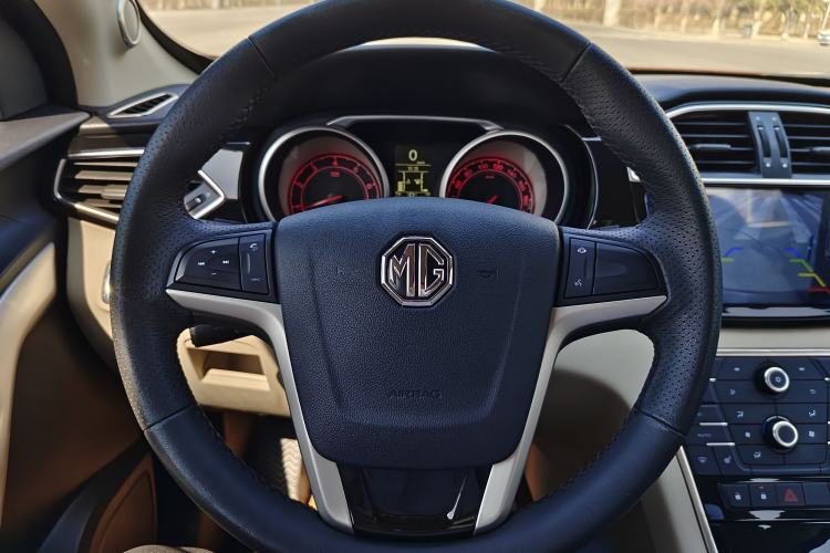 Used MG GS 2015 1.5TGI TST Luxury Edition Interior 9