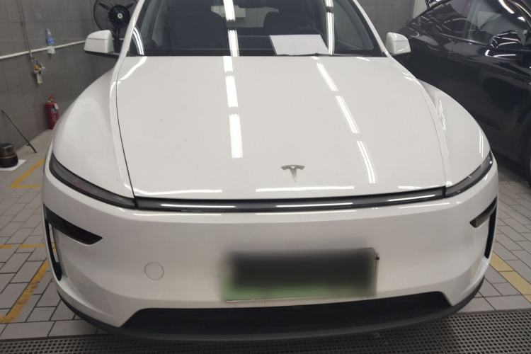 Used Tesla Model Y 2025 Long-Range All-Wheel-Drive Version