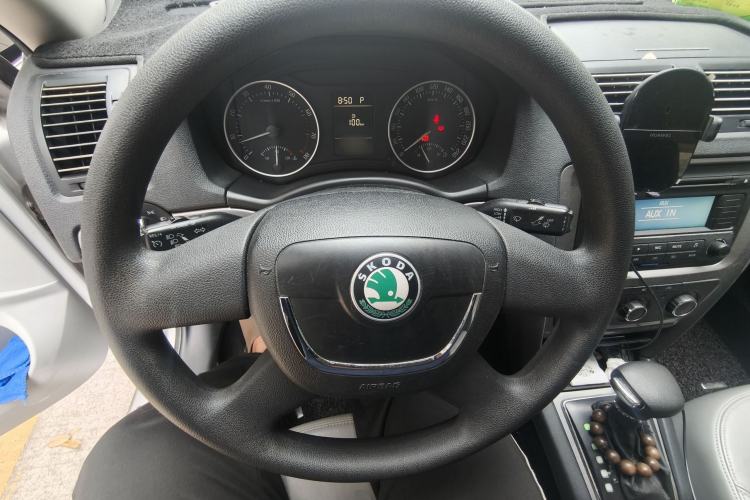 Used Skoda Octavia 2010 2.0L Automatic Yijun Edition